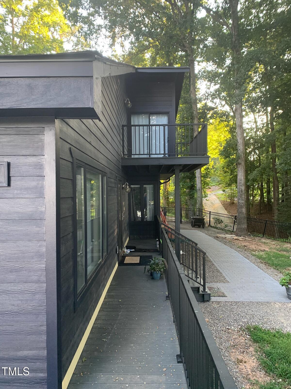 property-img