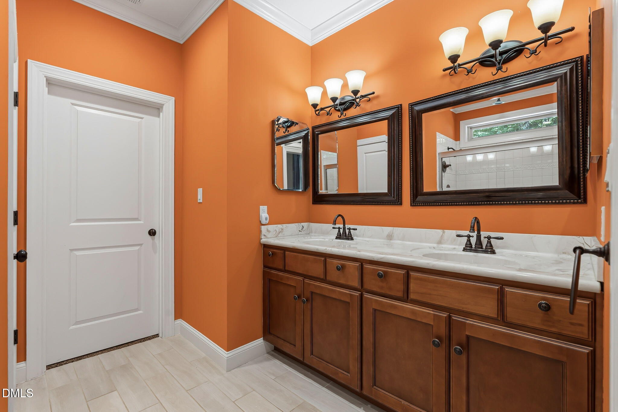 property-img