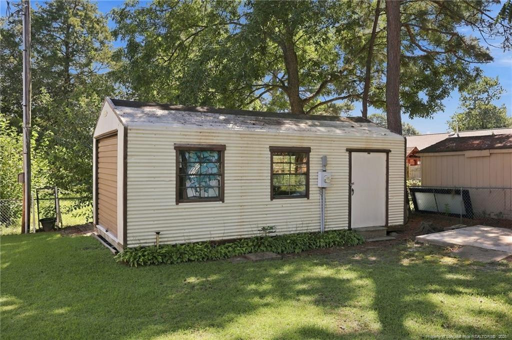 Exterior photo of 433 Morningside Drive, Fayetteville, NC 28311. MLS: 770161