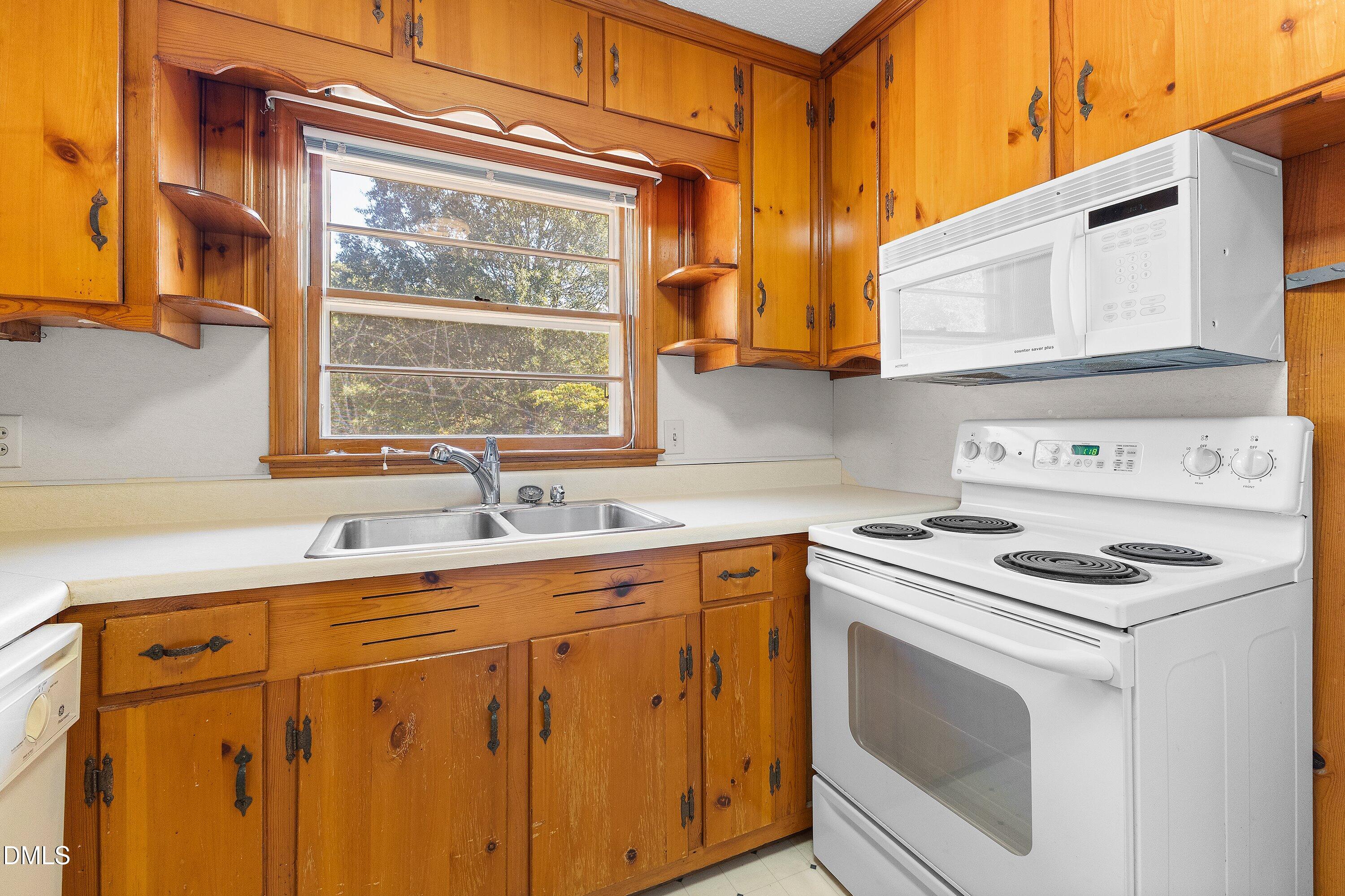 Exterior photo of 200 Avery Street, Garner, NC 27529. MLS: 10197898