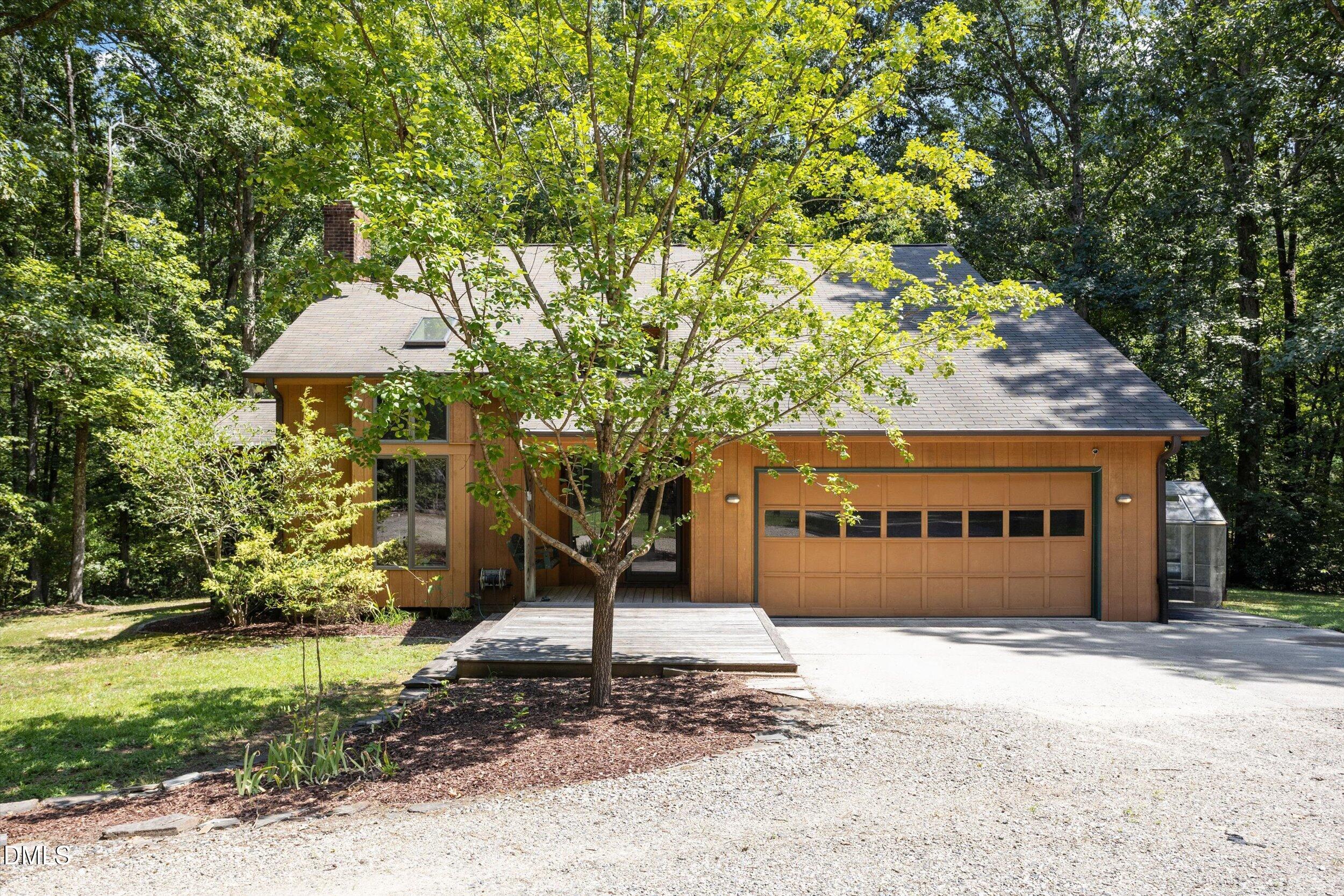 1040 Rolling Knoll Road