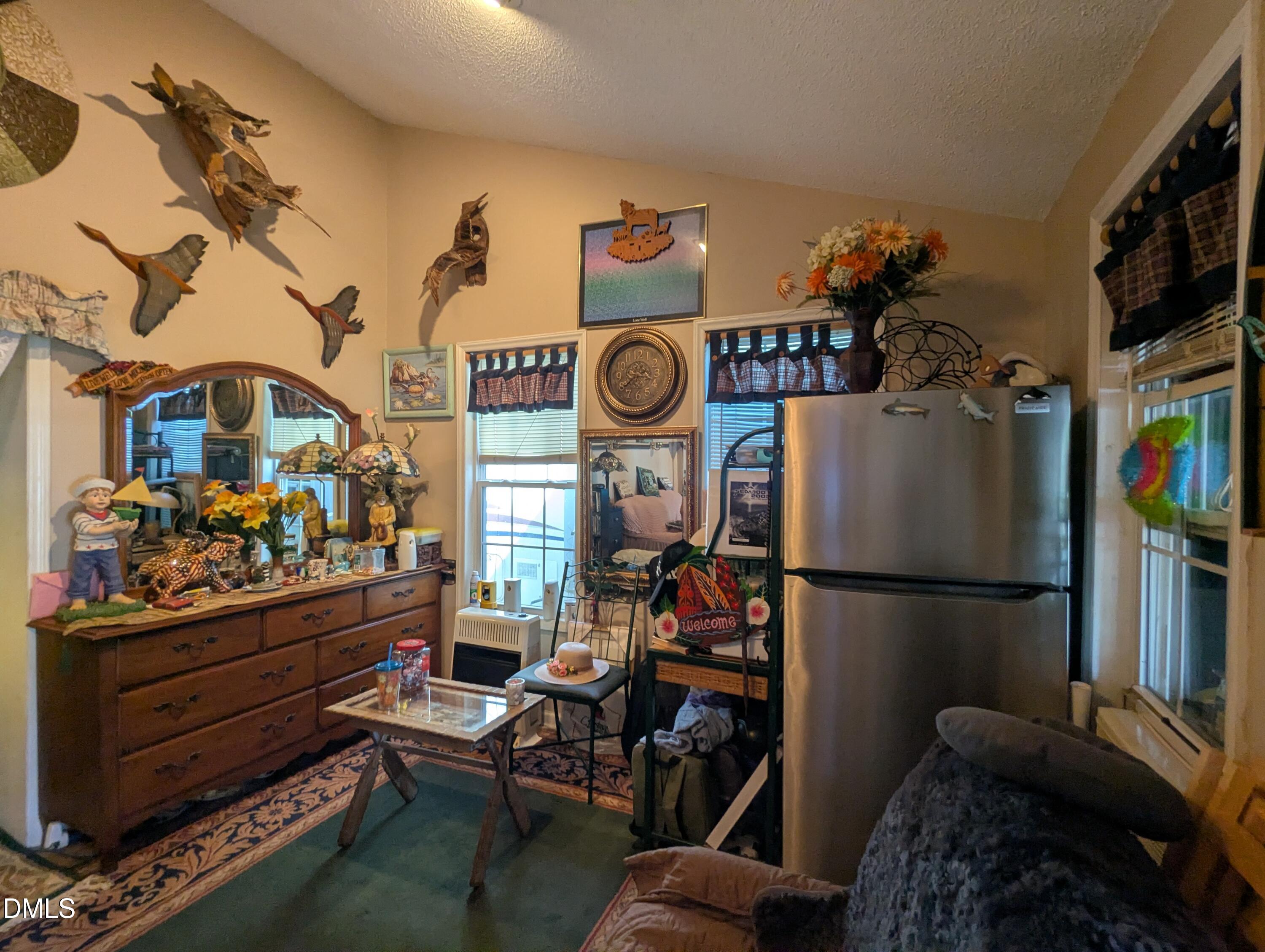 property-img