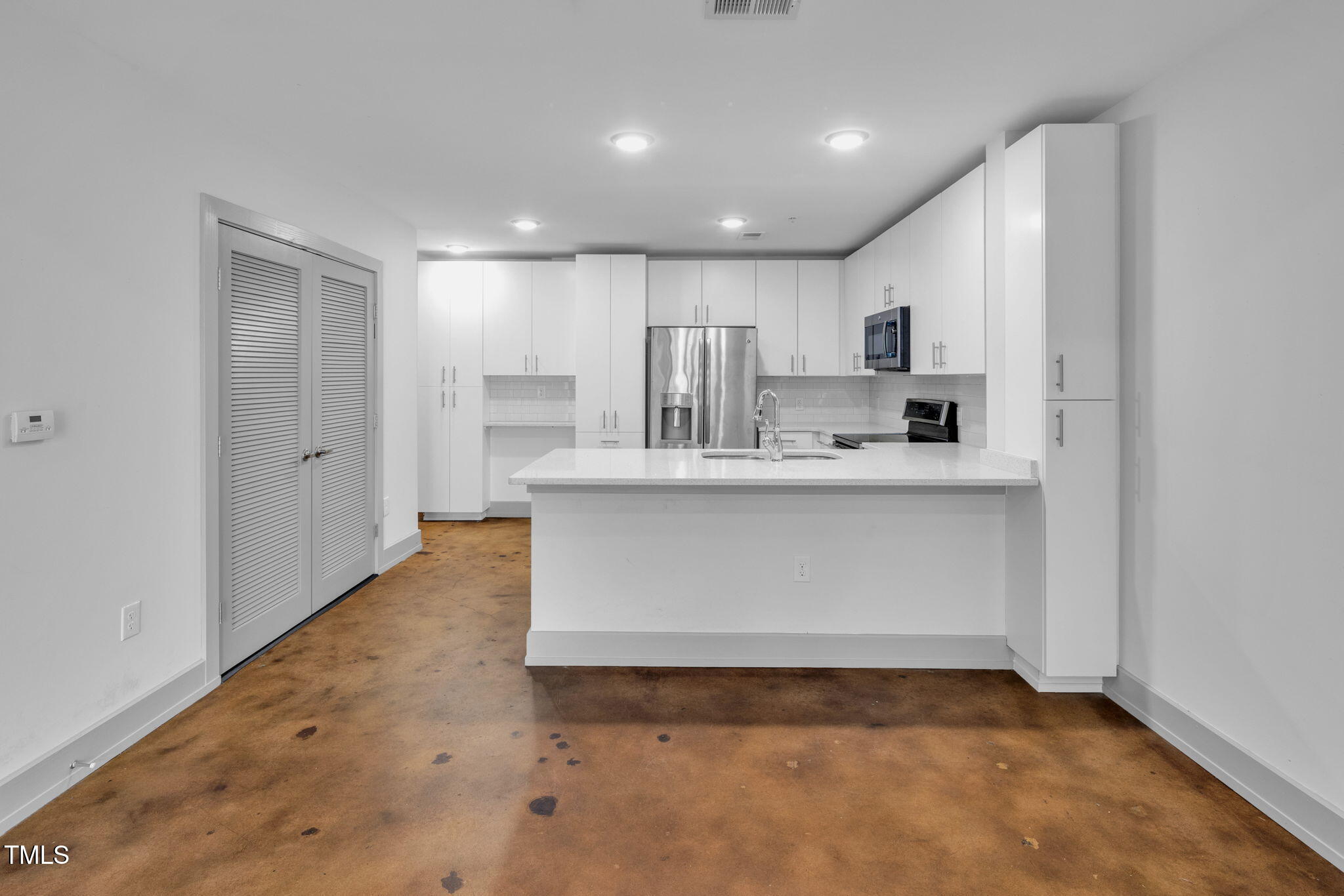Exterior photo of 1300 St Marys Street 402, Raleigh, NC 27605. MLS: 10196999