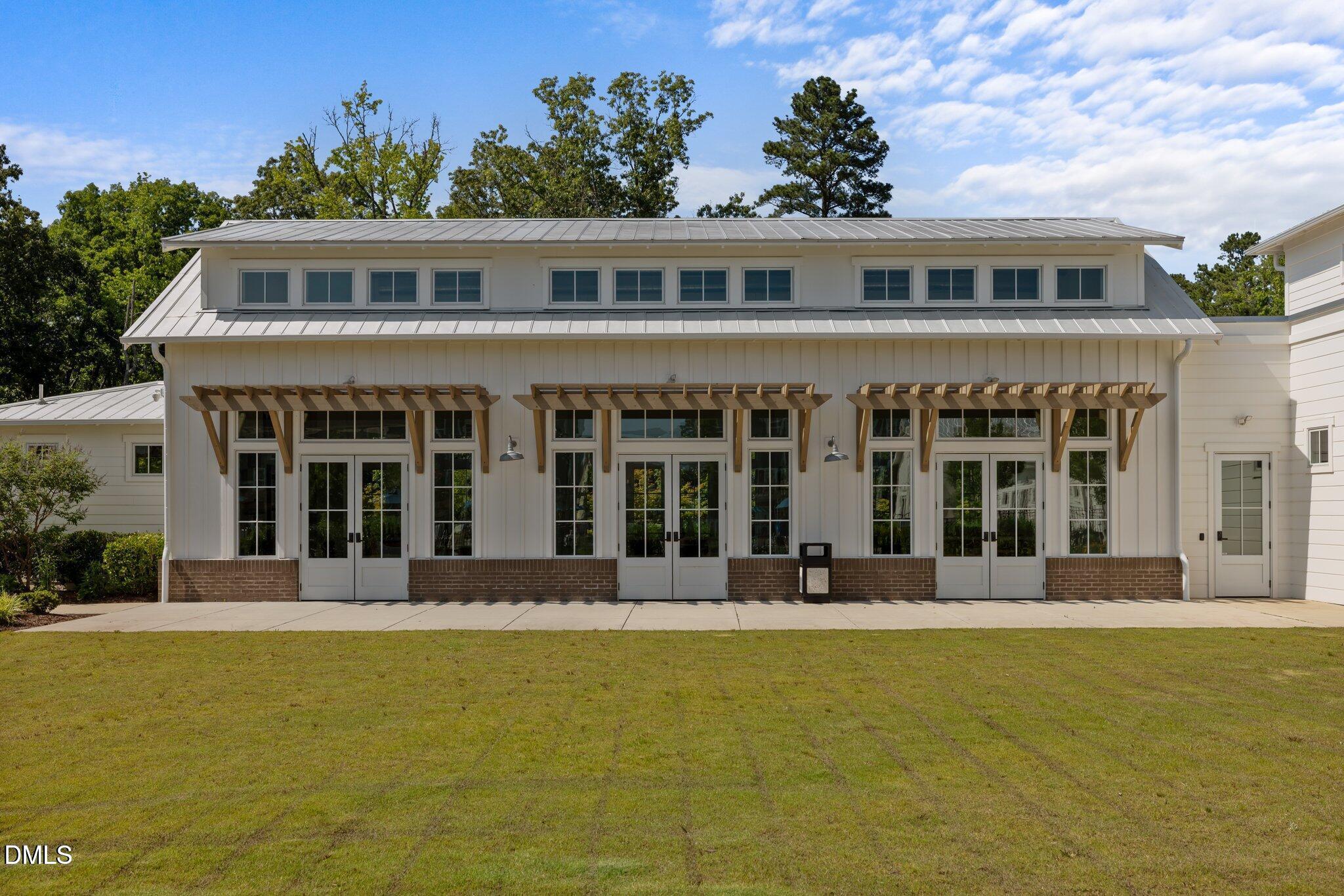 751S club house