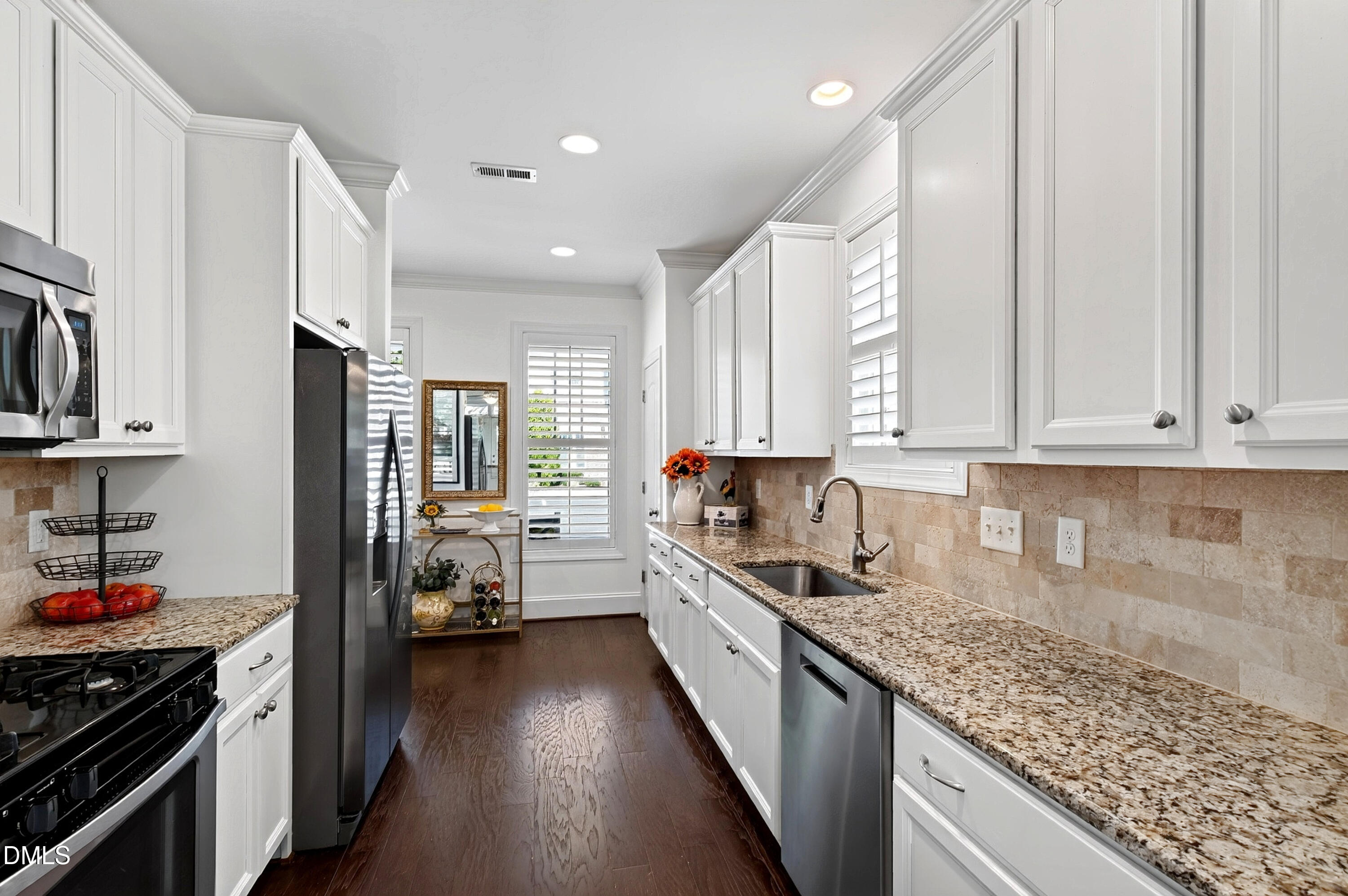 Exterior photo of 528 Ledbetter Court, Raleigh, NC 27608. MLS: 10193122