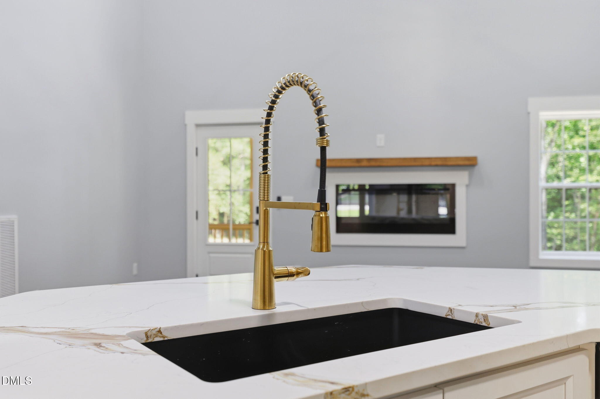 property-img