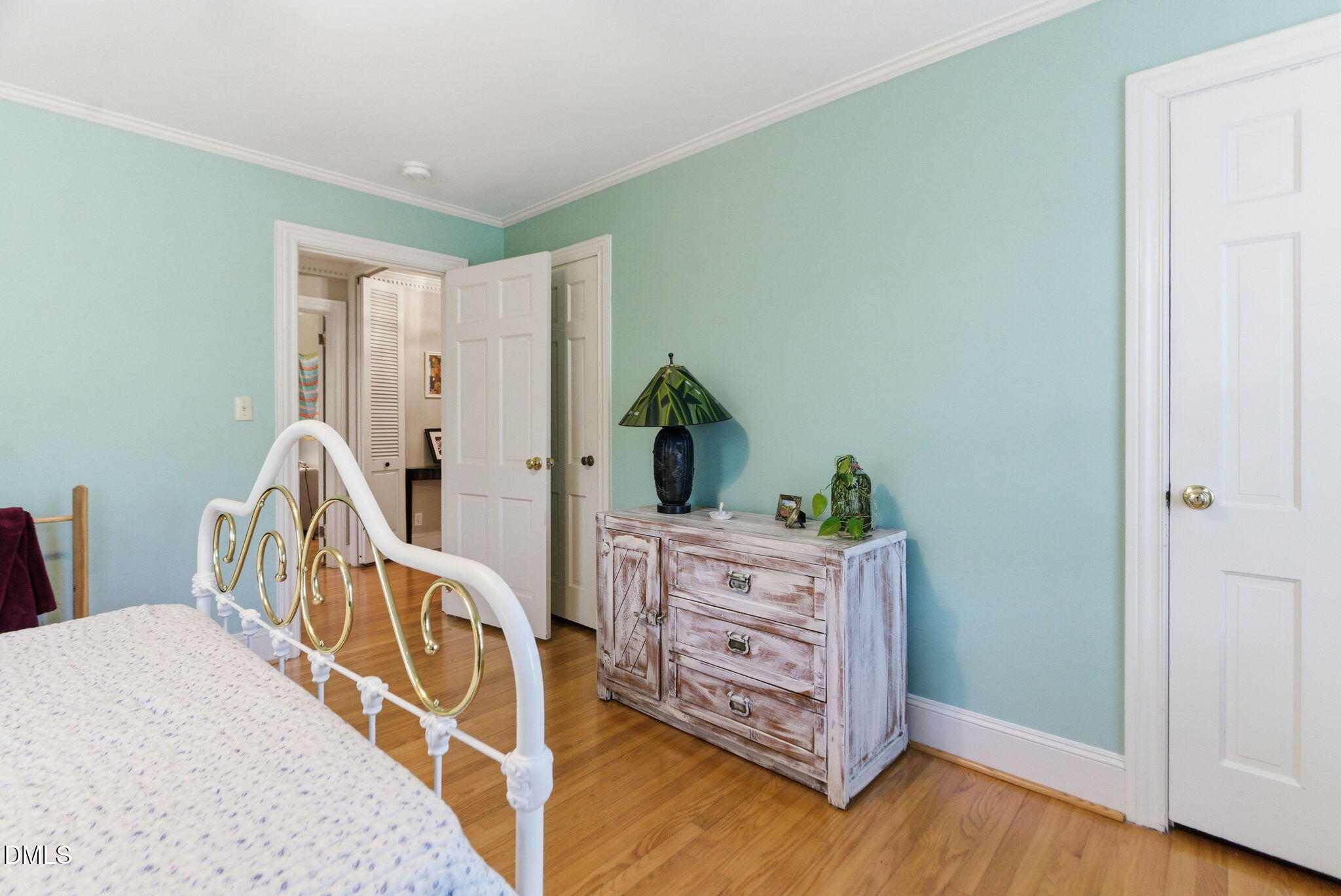 806 S 1st Street-60