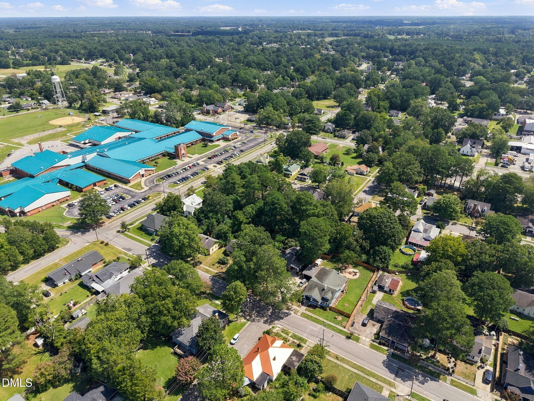 Exterior photo of 400 N Sumner Street, Selma, NC 27576. MLS: 10192634
