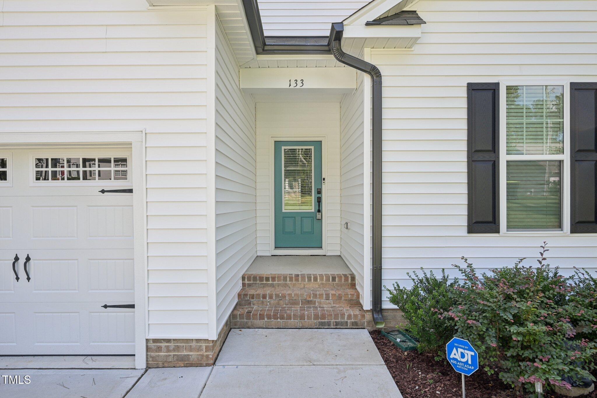 property-img