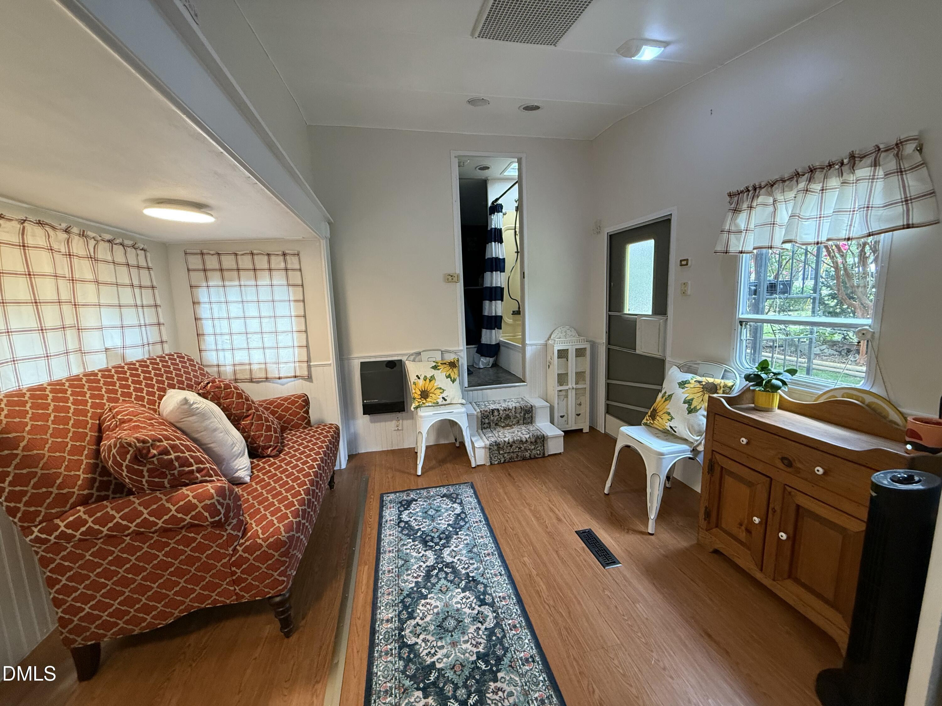 property-img