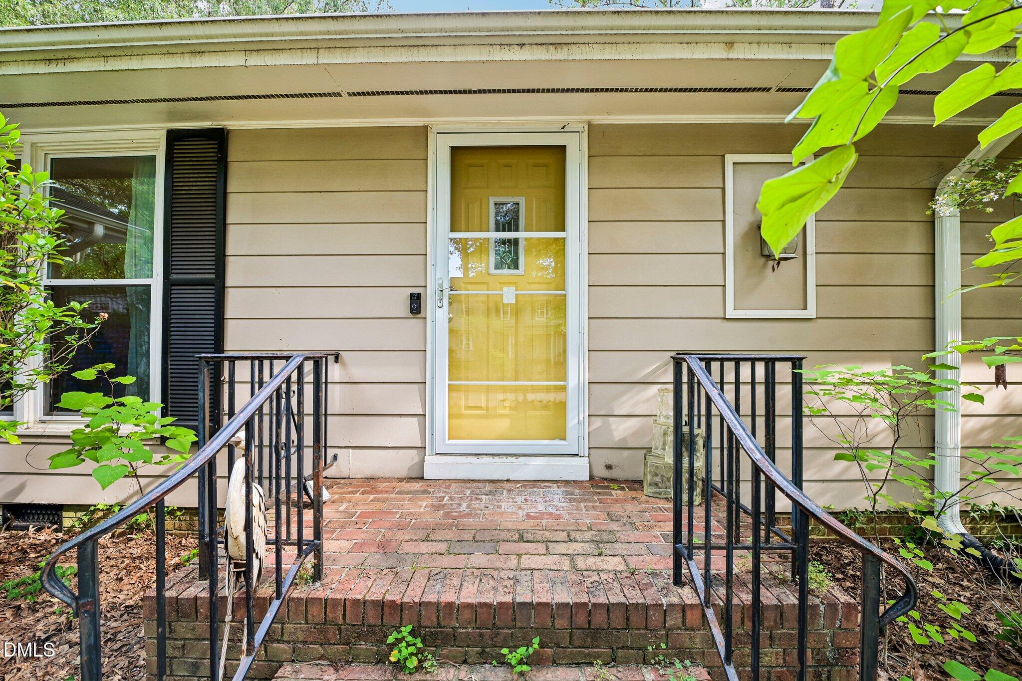 Exterior photo of 1421 Elberon Place, Raleigh, NC 27609. MLS: 10186114