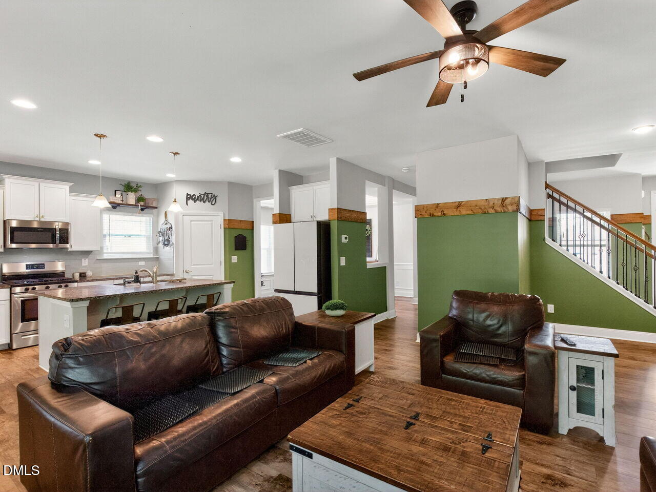 007-1280x960-open-living