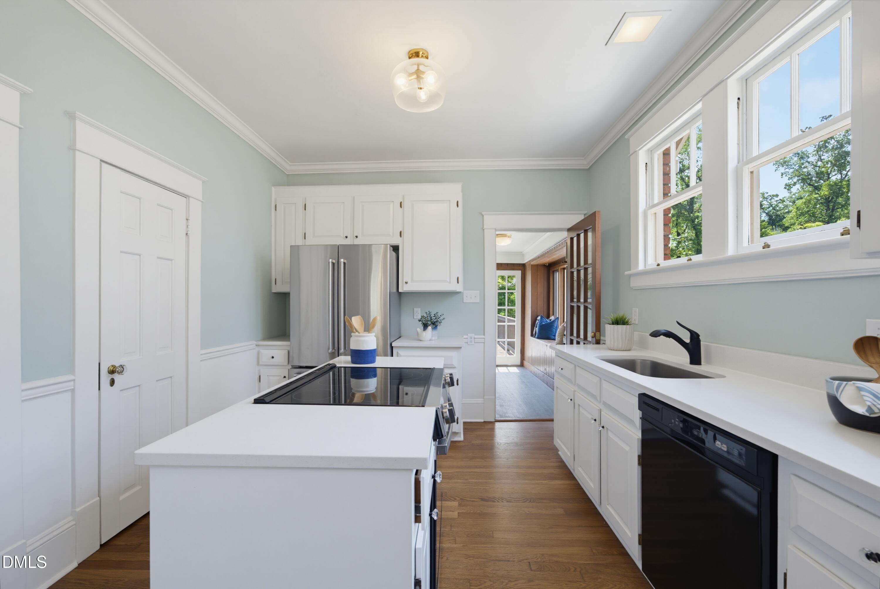 Exterior photo of 2005 Glenwood Avenue, Raleigh, NC 27608. MLS: 10185231