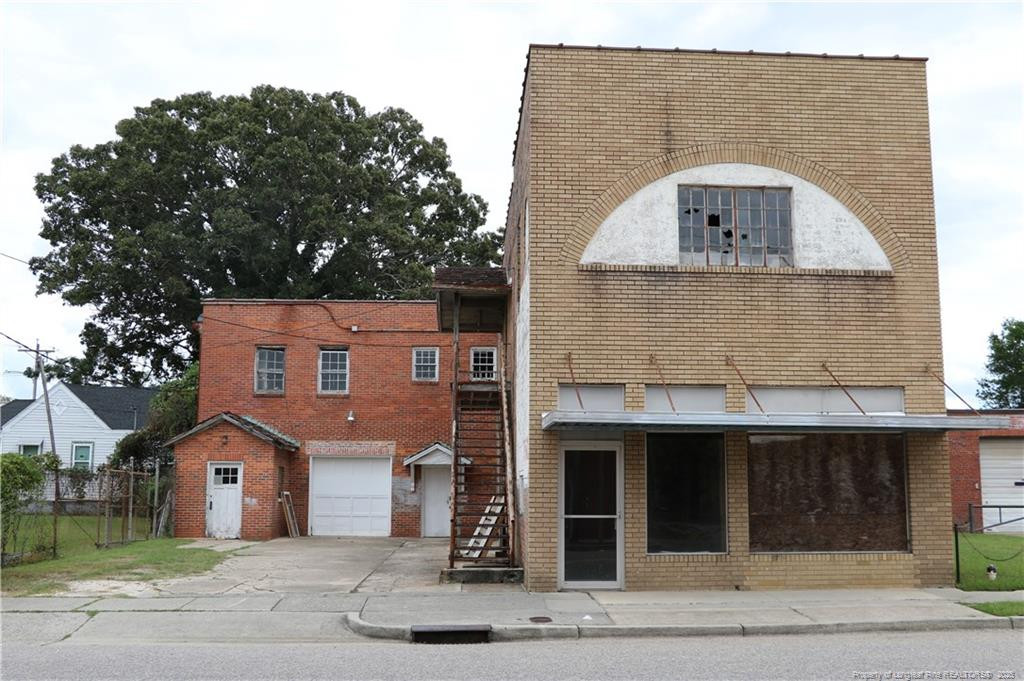 Exterior photo of 304 N Walnut Street, Lumberton, NC 28358. MLS: 751514
