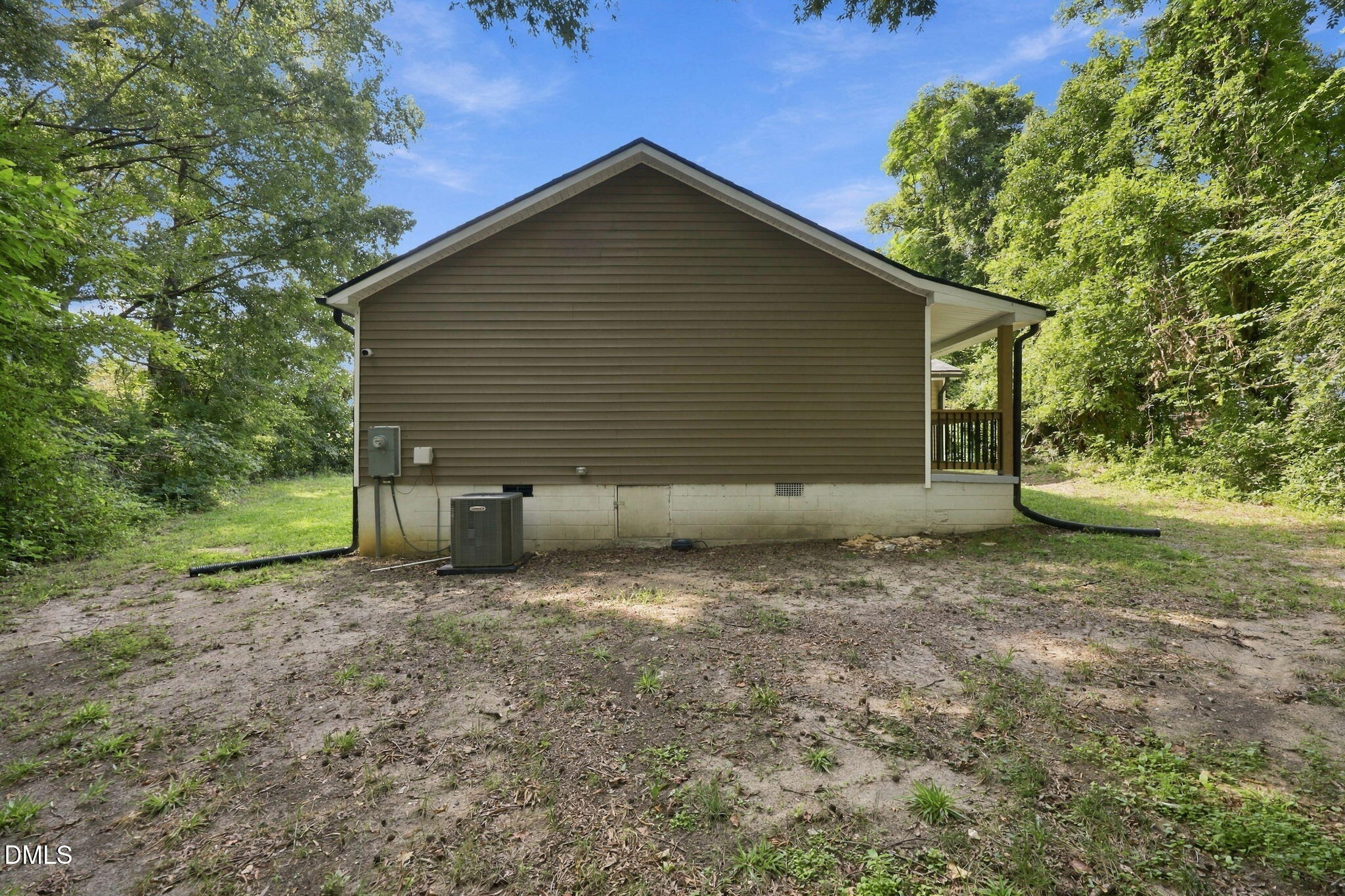 Exterior photo of 1621 N Park Avenue, Burlington, NC 27217. MLS: 10195465