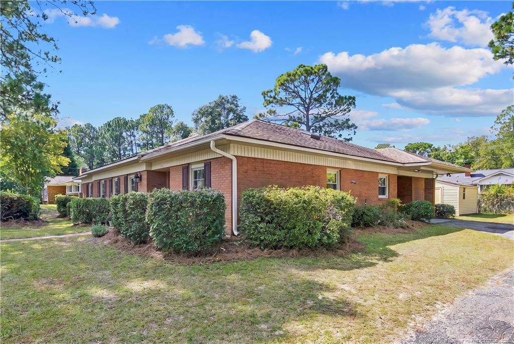 Exterior photo of 2450 Vandemere Avenue, Fayetteville, NC 28304. MLS: 769654