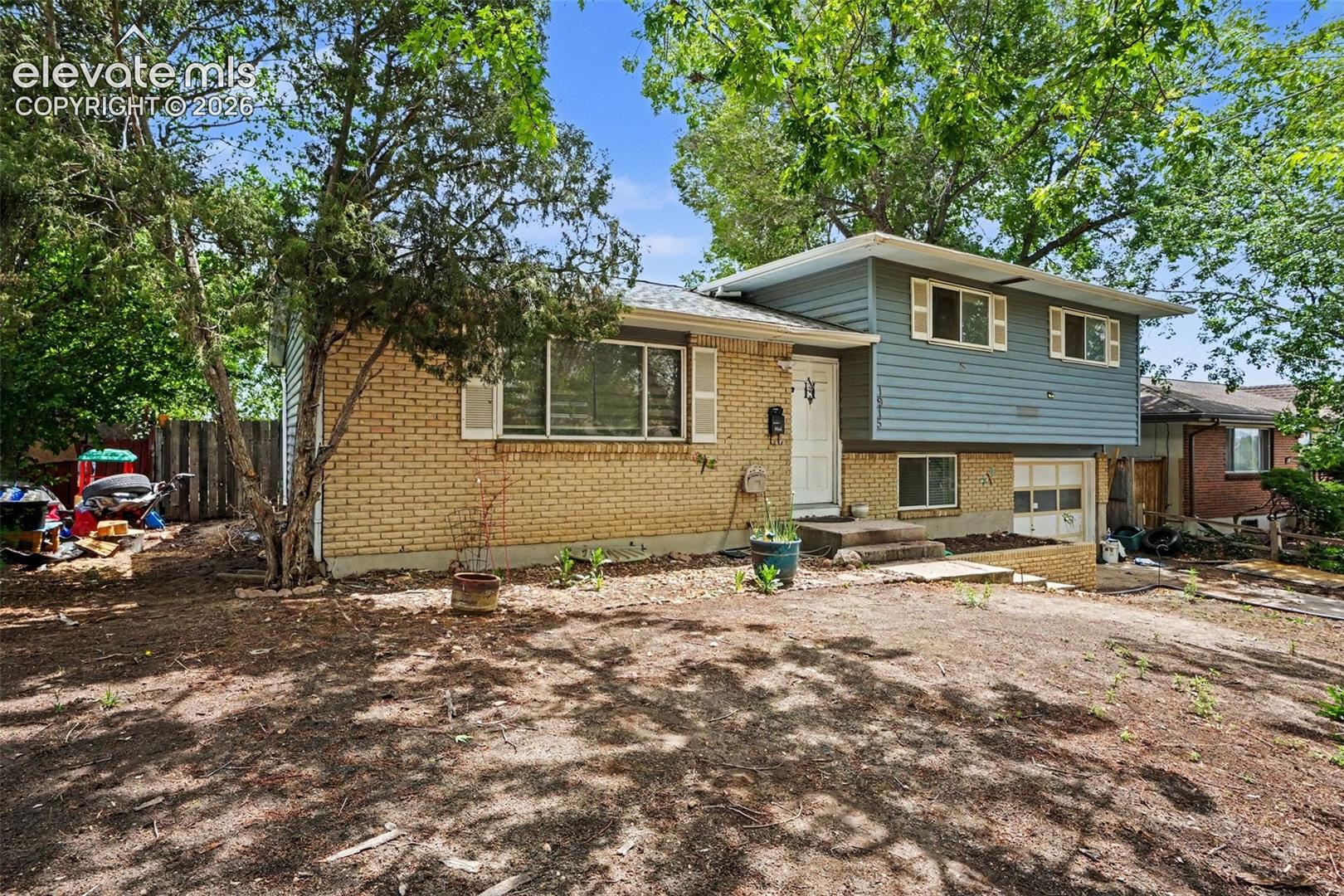 1915 Sussex Ln, Colorado Springs, CO 80909