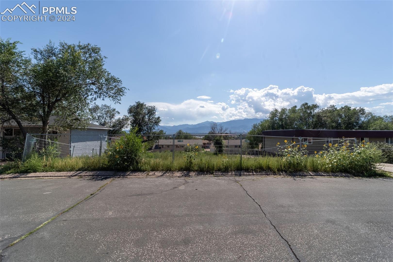 Photo 9 of 1085 Magnolia Street, Colorado Springs