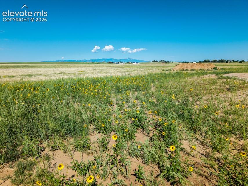PEACEFUL PRAIRIE SPREAD OUT TO PEAKS!