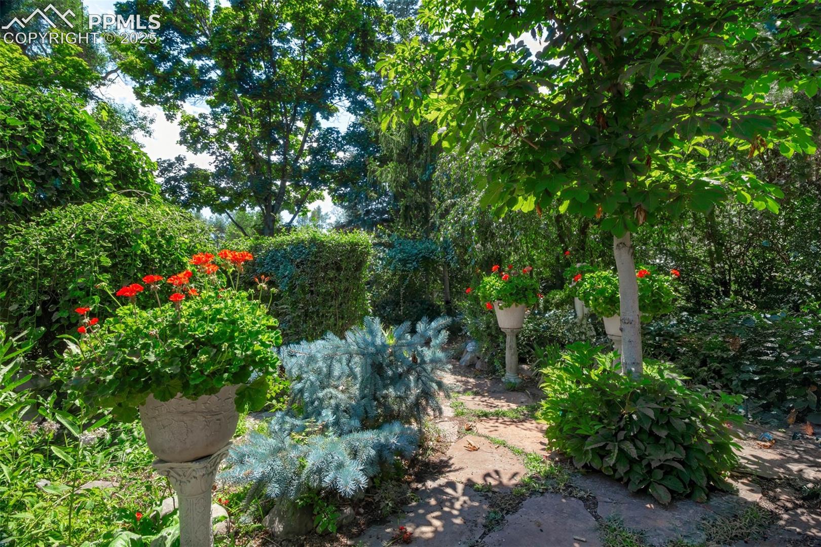 Secret Garden: Pathways