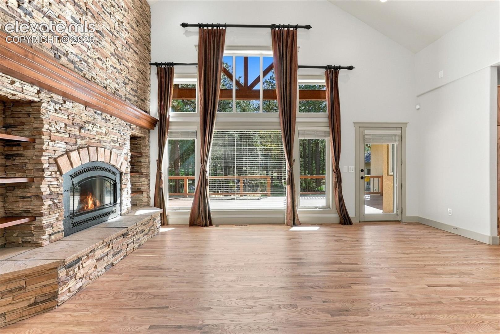Vaulted high ceilings in great living room