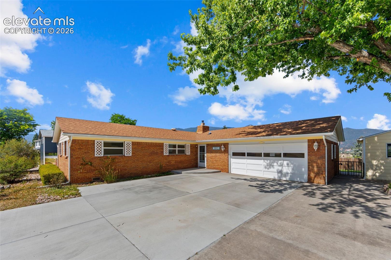 626 Pioneer Ln, Colorado Springs, CO 80904