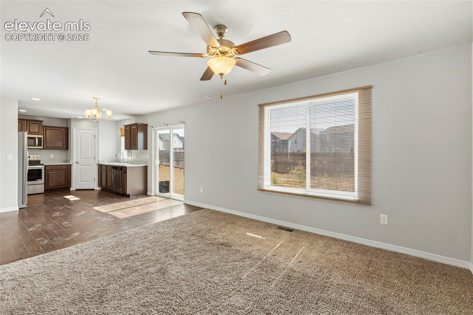 Living room/ kitchen