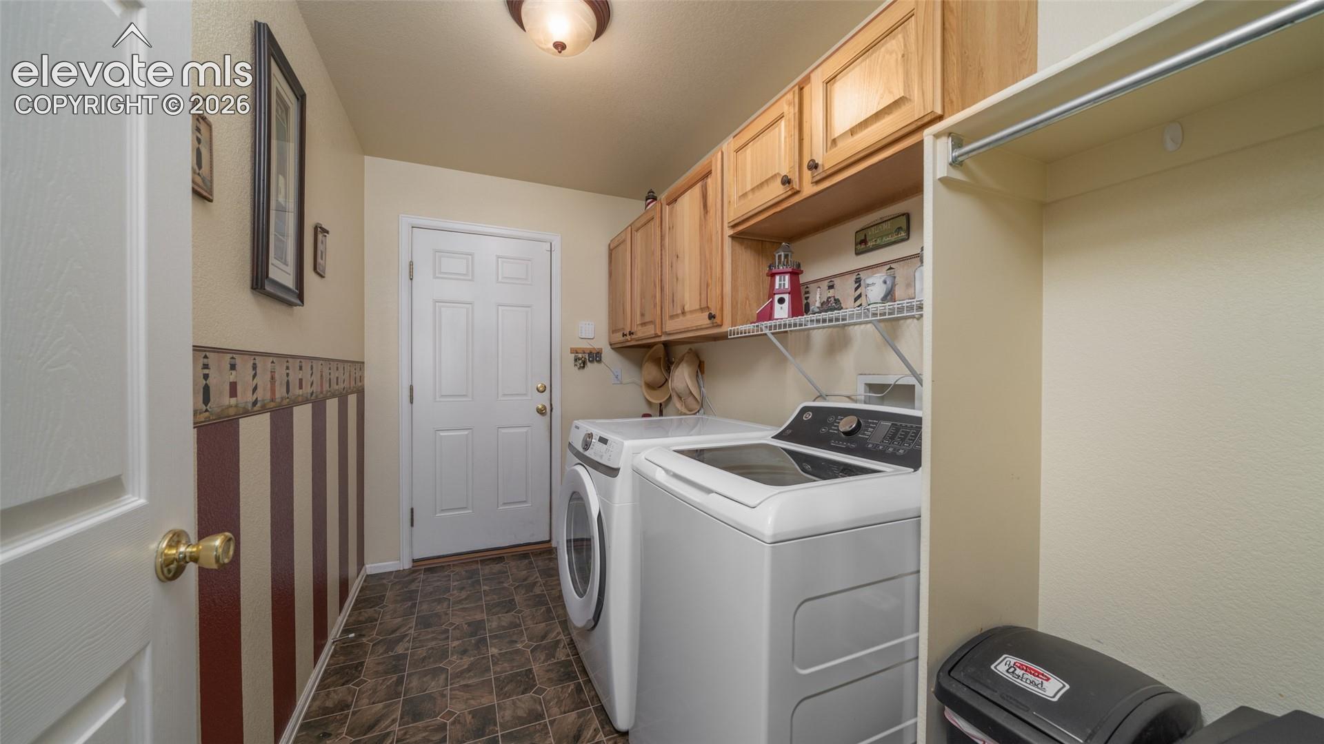 Laundry, main level