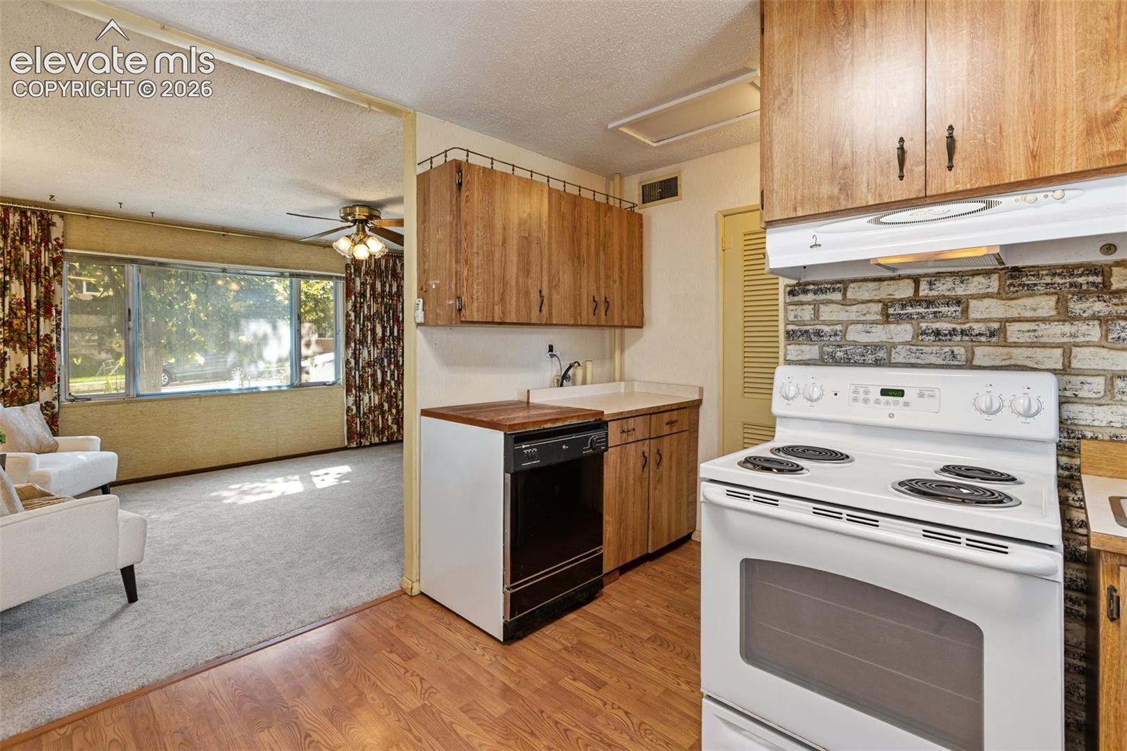 Photo 17 of 410 Lynn Avenue, Colorado Springs