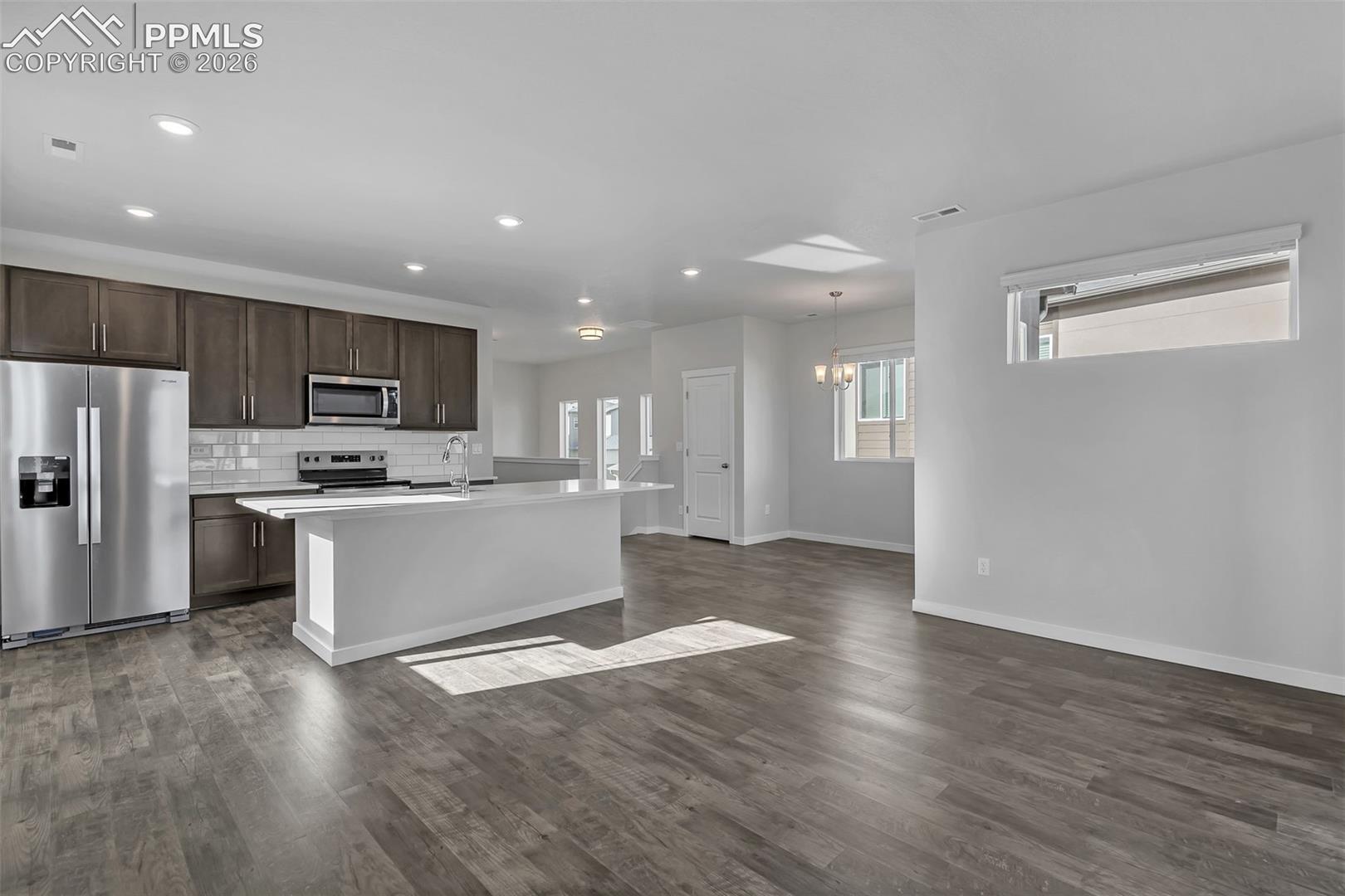 Upper level unit