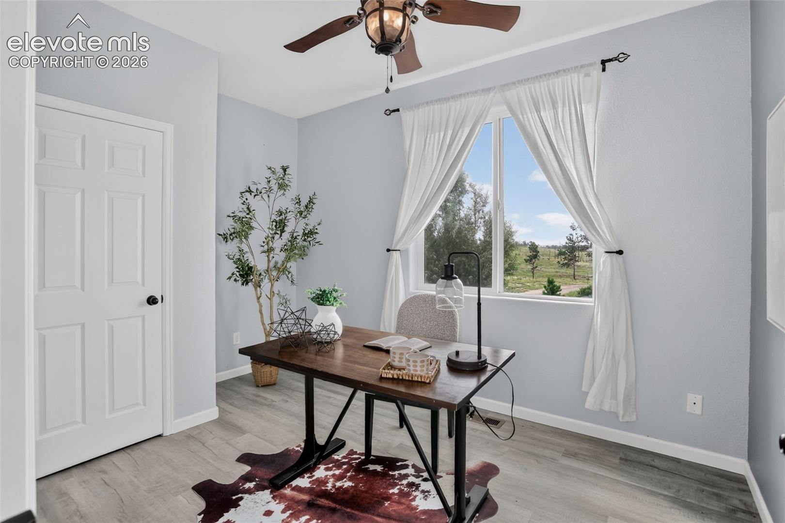 Upstairs bedroom 2 or office.