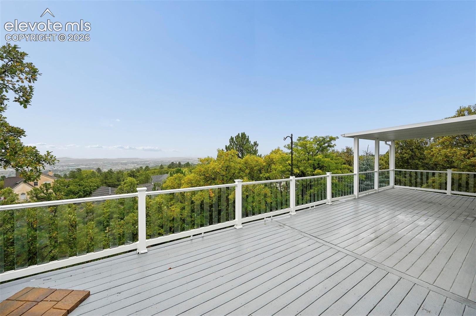 Upper deck,  overlooking the city 