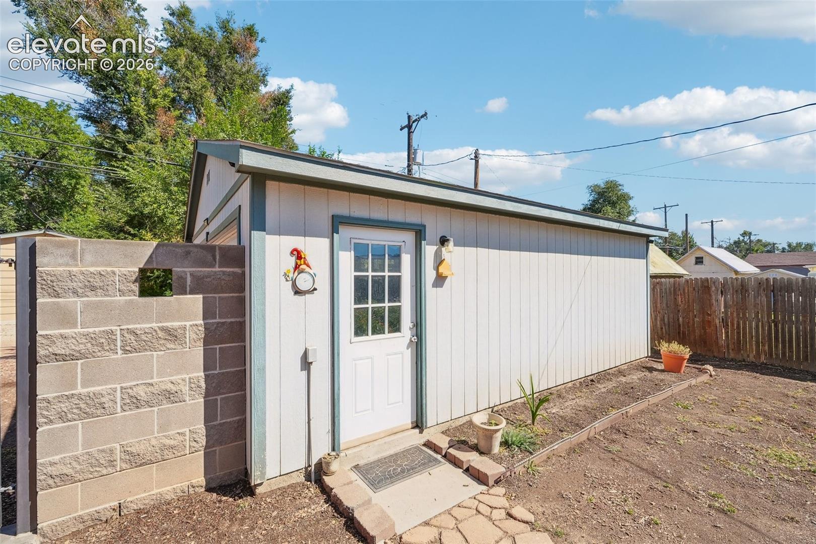 Entry to garage from backyard
