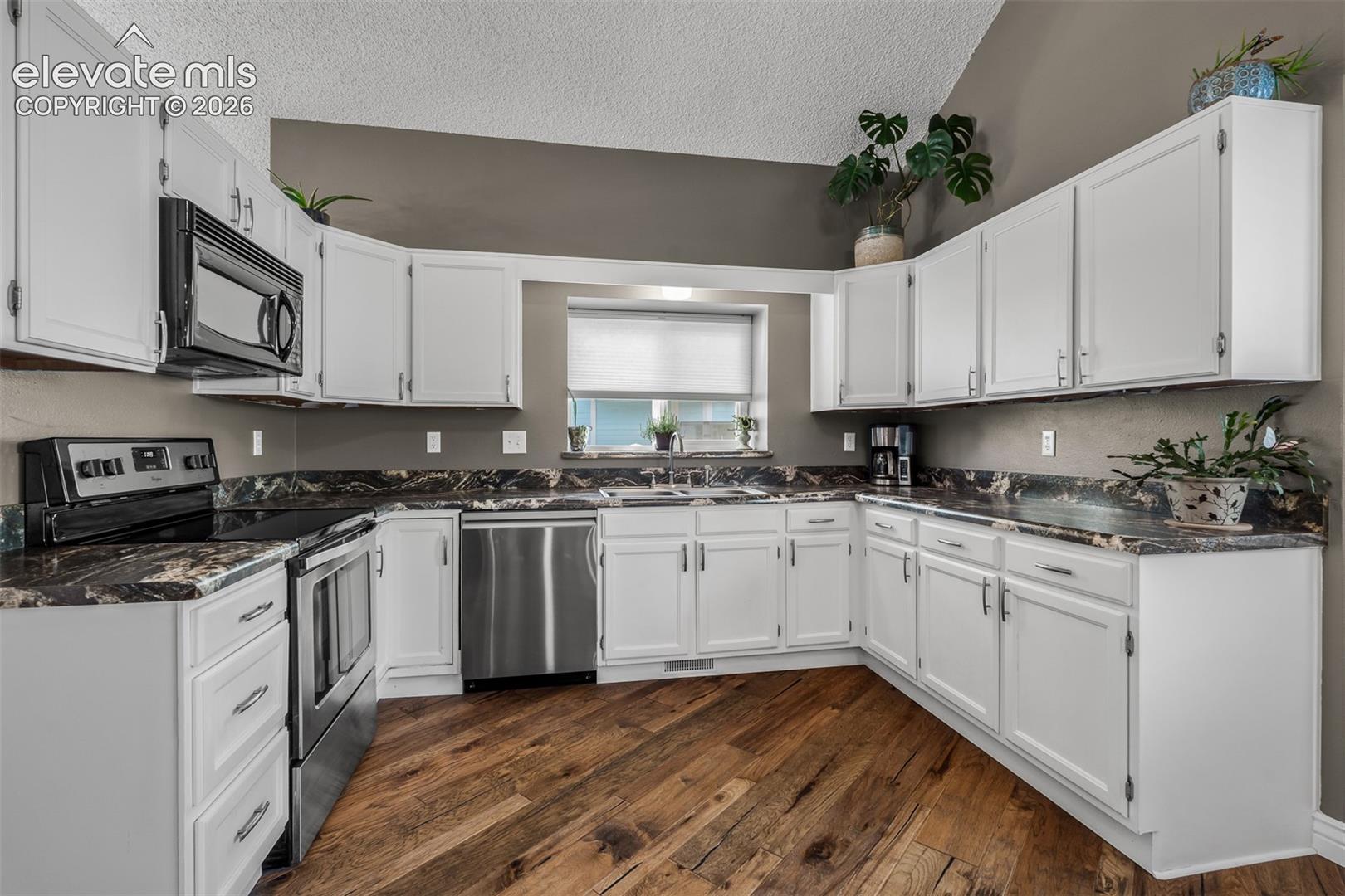 Photo 13 of 7810 Conifer Drive, Colorado Springs