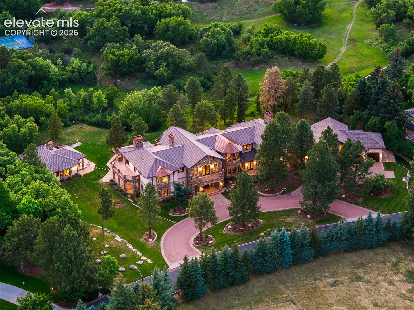 22 Crossland Rd, Colorado Springs, CO 80906