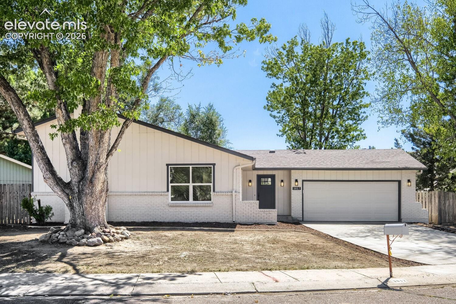 3817 N Midsummer Lane