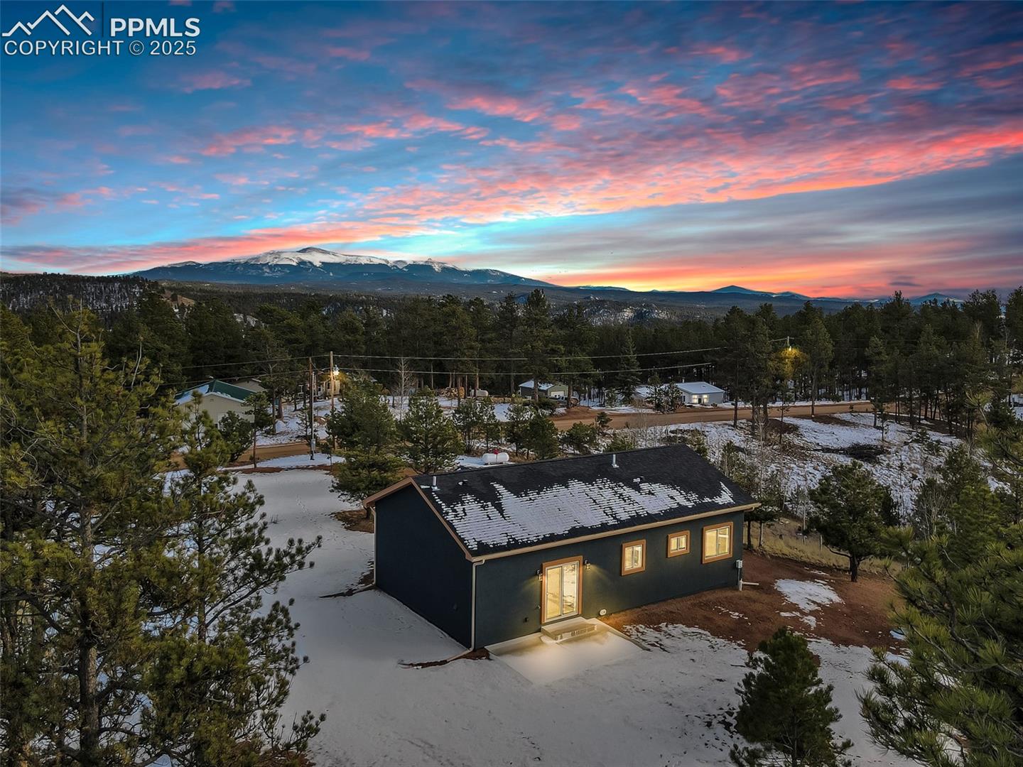 2627 Pikes Peak Dr, Florissant, CO 80816