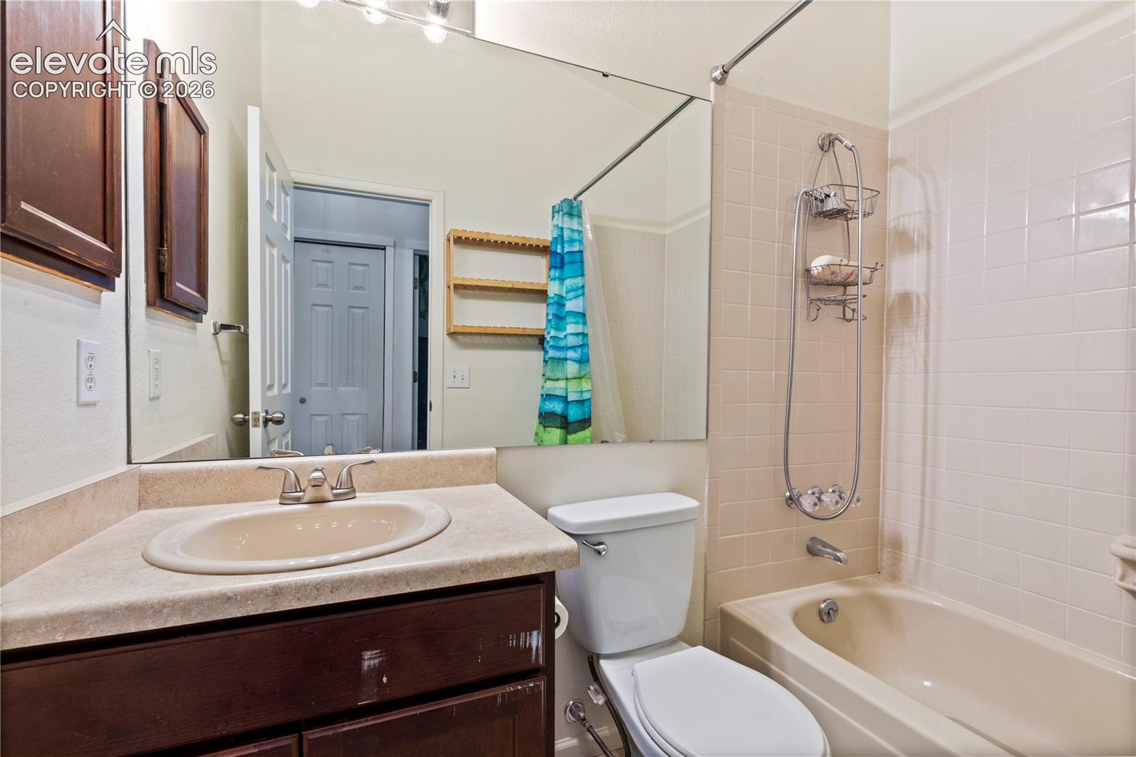 Full bath upstairs