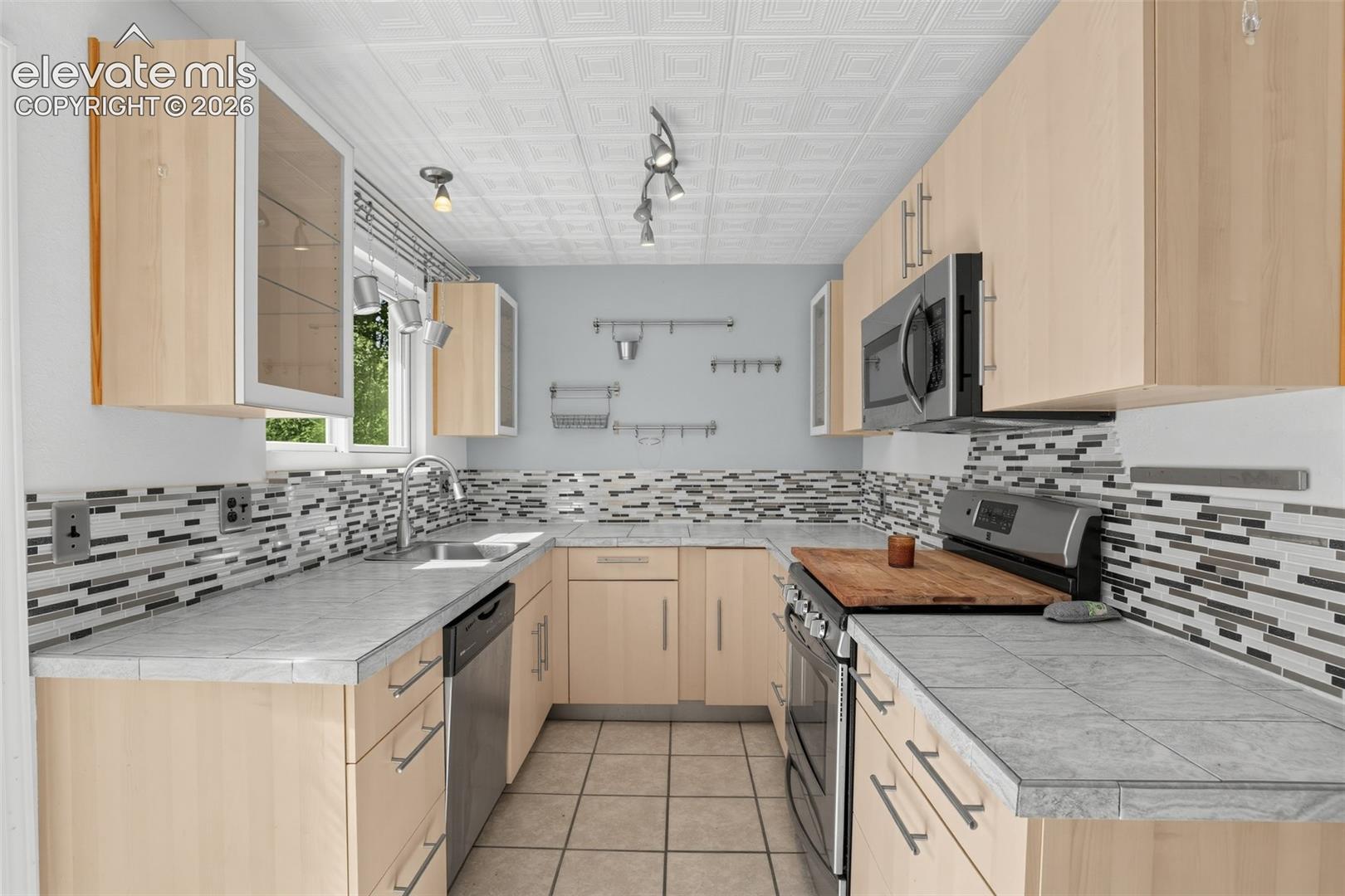 Photo 7 of 6670 Glade Park Drive, Colorado Springs