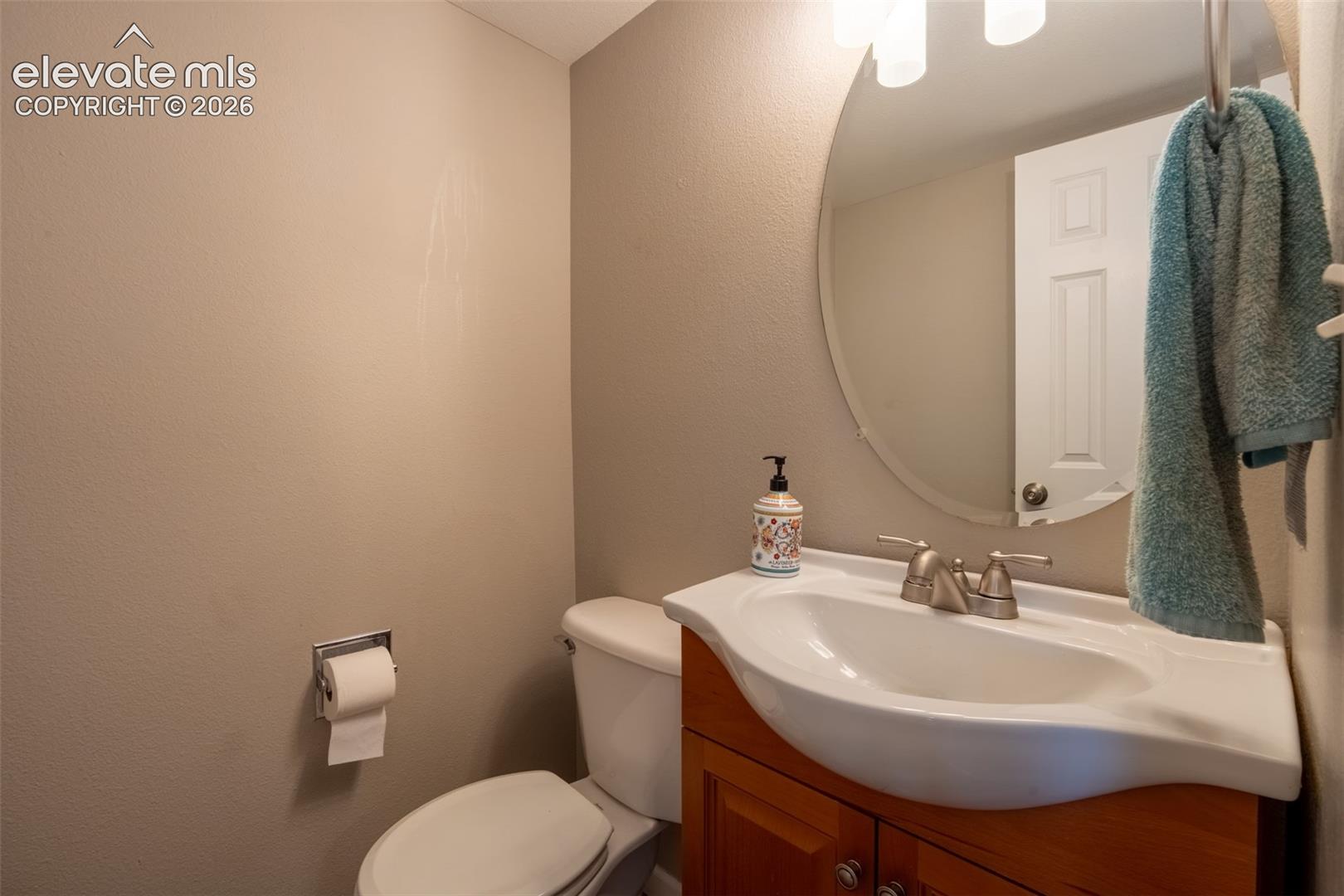 Half bath (1) - main floor