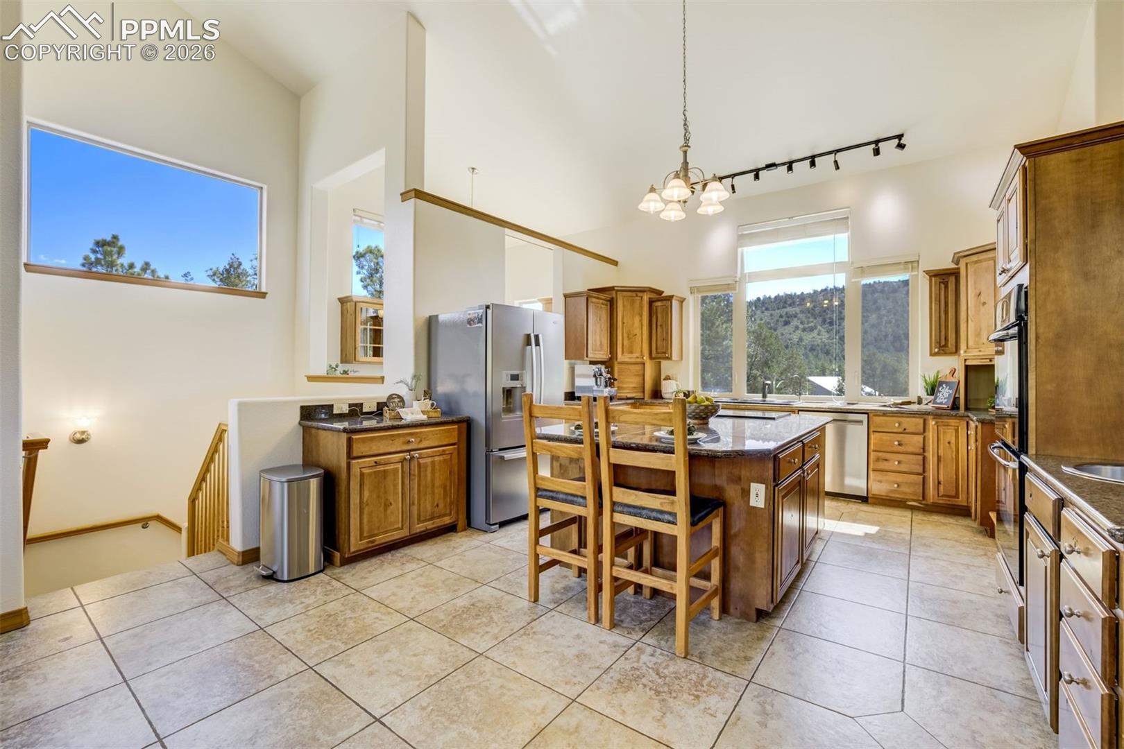Photo 11 of 2220 La Loma Circle, Colorado Springs