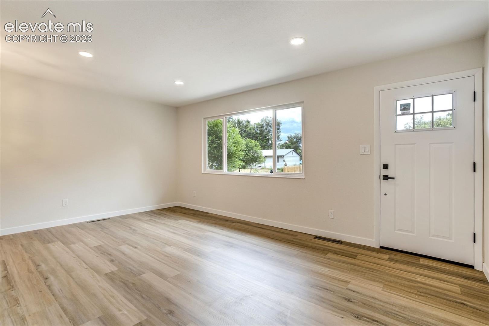 Photo 9 of 806 Querida Drive, Colorado Springs