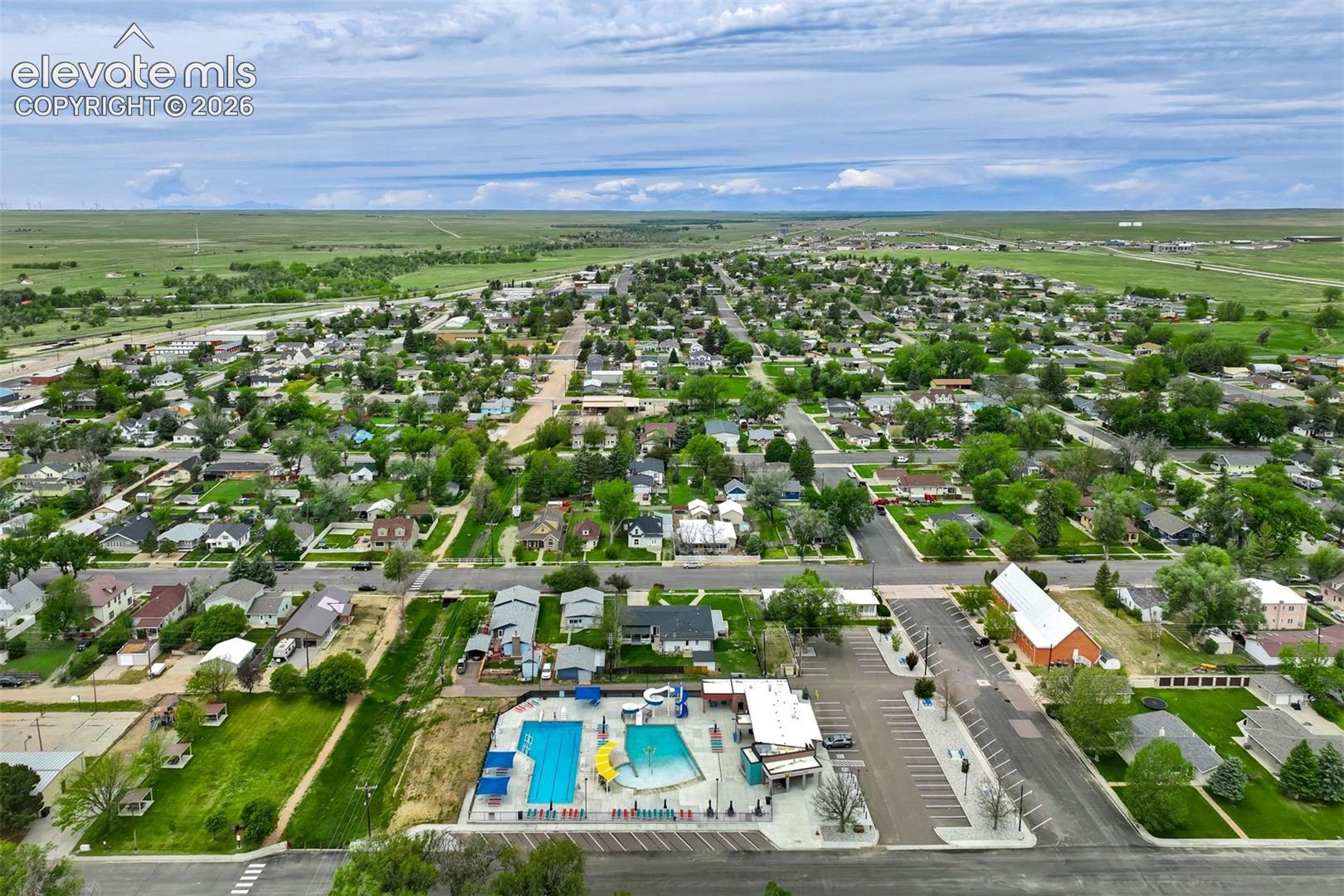 Limon features a newly updated community pool and recreation/parks nearby.