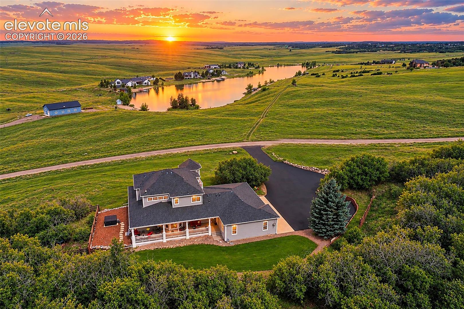 Welcome to a boating lifestyle in Colorado!