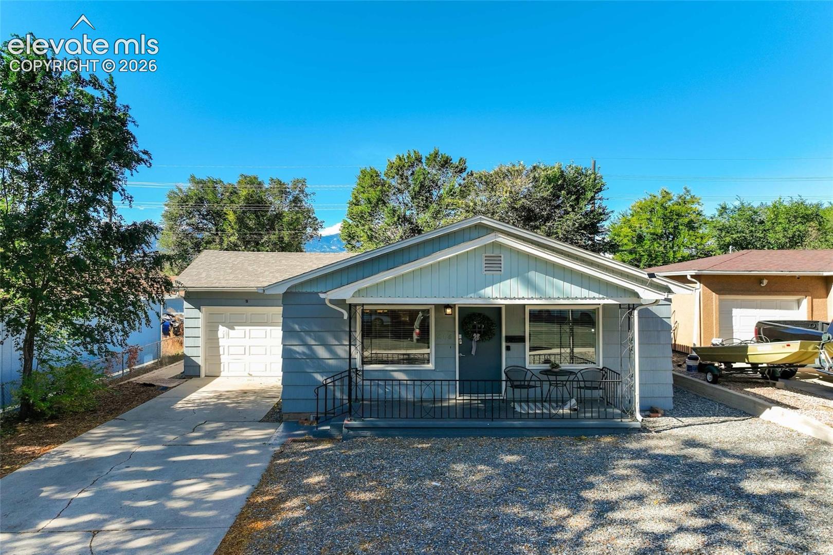Photo 5 of 616 Bonfoy Avenue, Colorado Springs