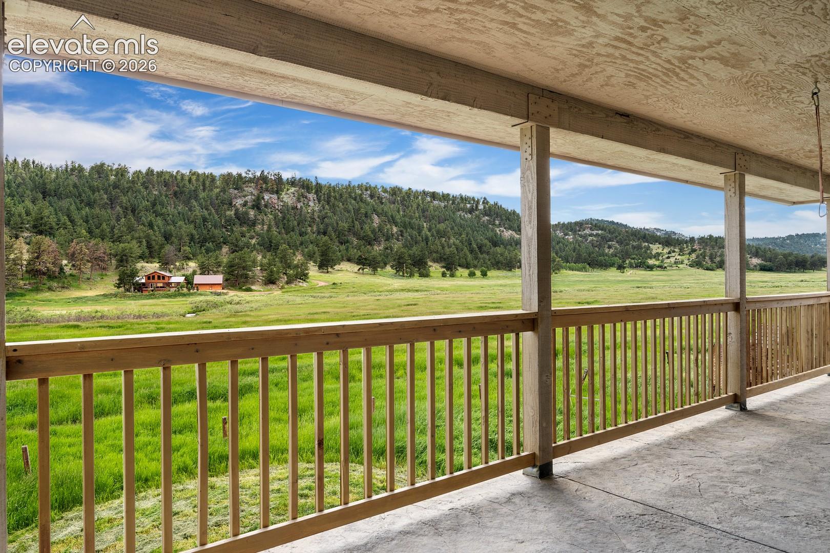 , Mountain View, back View, Wooden Deck