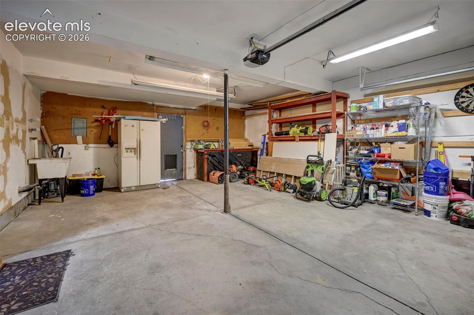 2150 Heathercrest Dr, Colorado Springs, CO 80915