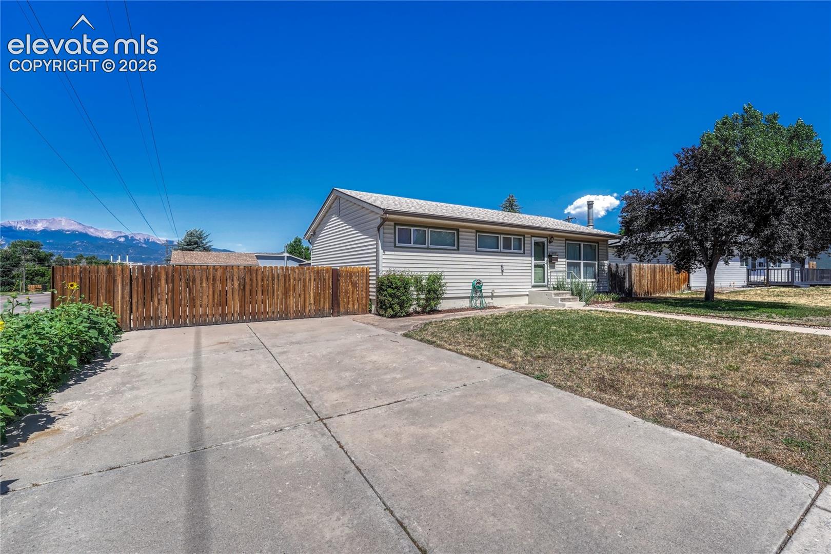 3402 N Institute St, Colorado Springs, CO 80907 photo