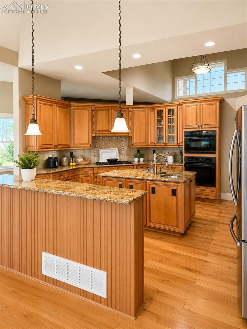 1085 High Lake Vw, Colorado Springs, CO 80906