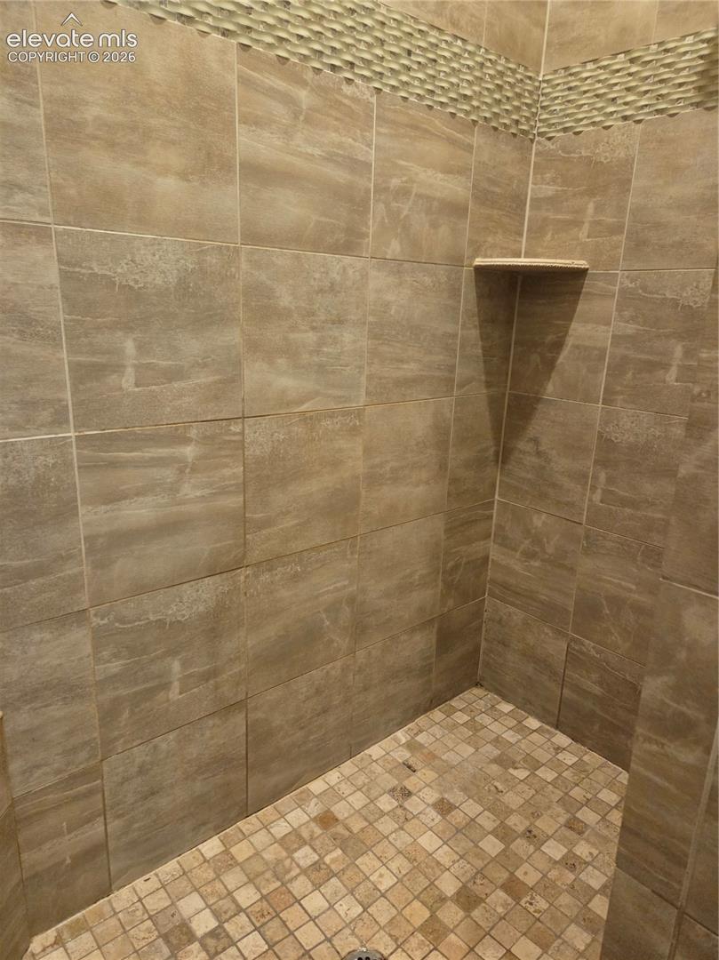 walk in shower surround